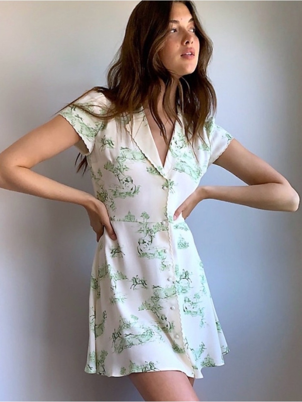 Aritzia Sunday Best Vida Coconut Dress
Small